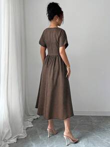 Modelyn Váy midi chữ A ôm sát, cổ chéo, kẻ sọc dệt, màu nâu - màu nâu - Xem 2