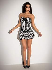 SHEIN ICON 2 件万圣节角色扮演哥特式紧身胸衣黑白服装条纹紧身胸衣上衣和低腰灯笼裤短裤 - 彩色 - 查看 16