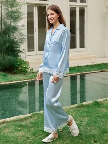 Snug Reverie 仿丝绸蕾丝拼接装饰女士睡衣套装，缎面睡衣套装，蓝色丝绸睡衣套装，丝绸睡衣，女士睡衣，女士丝绸浅蓝色睡衣套装，舒适优雅的细节，秋冬服装。 - 淺藍色 - 查看 7