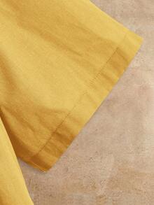 HIMLAND 男士休闲字母皮革贴饰立领修身短袖衬衫，Old Money - 黃色 - 查看 5