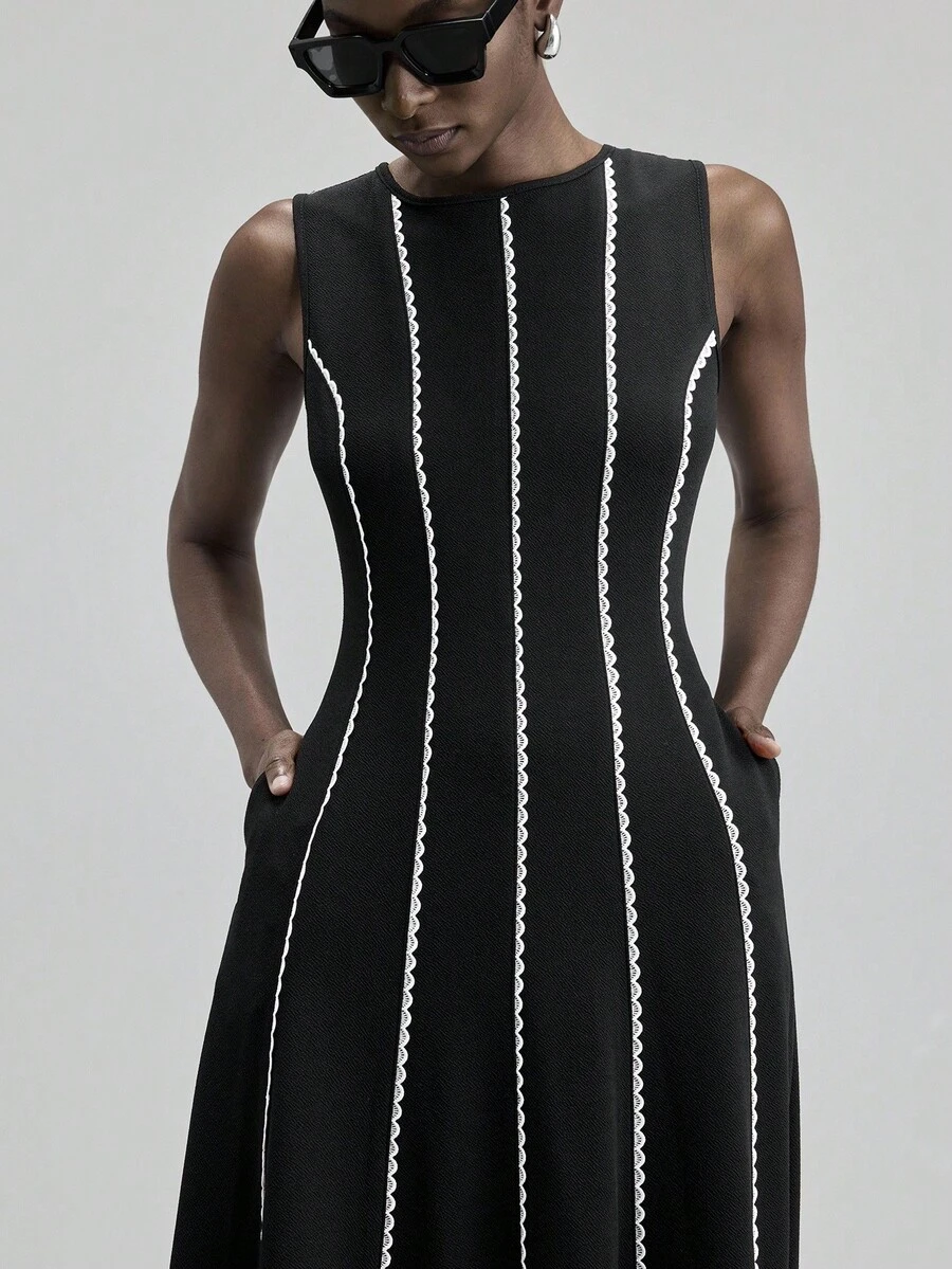 Ontre 2025 适合5-15°C，优雅，略有弹性的梭织面料，收腰修身廓形，白色蕾丝边设计，商务休闲，办公室通勤，日常穿着，秋季