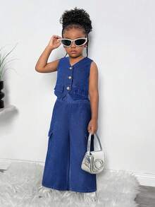 年轻女孩纯色V领无袖时尚上衣和工装长裤牛仔套装