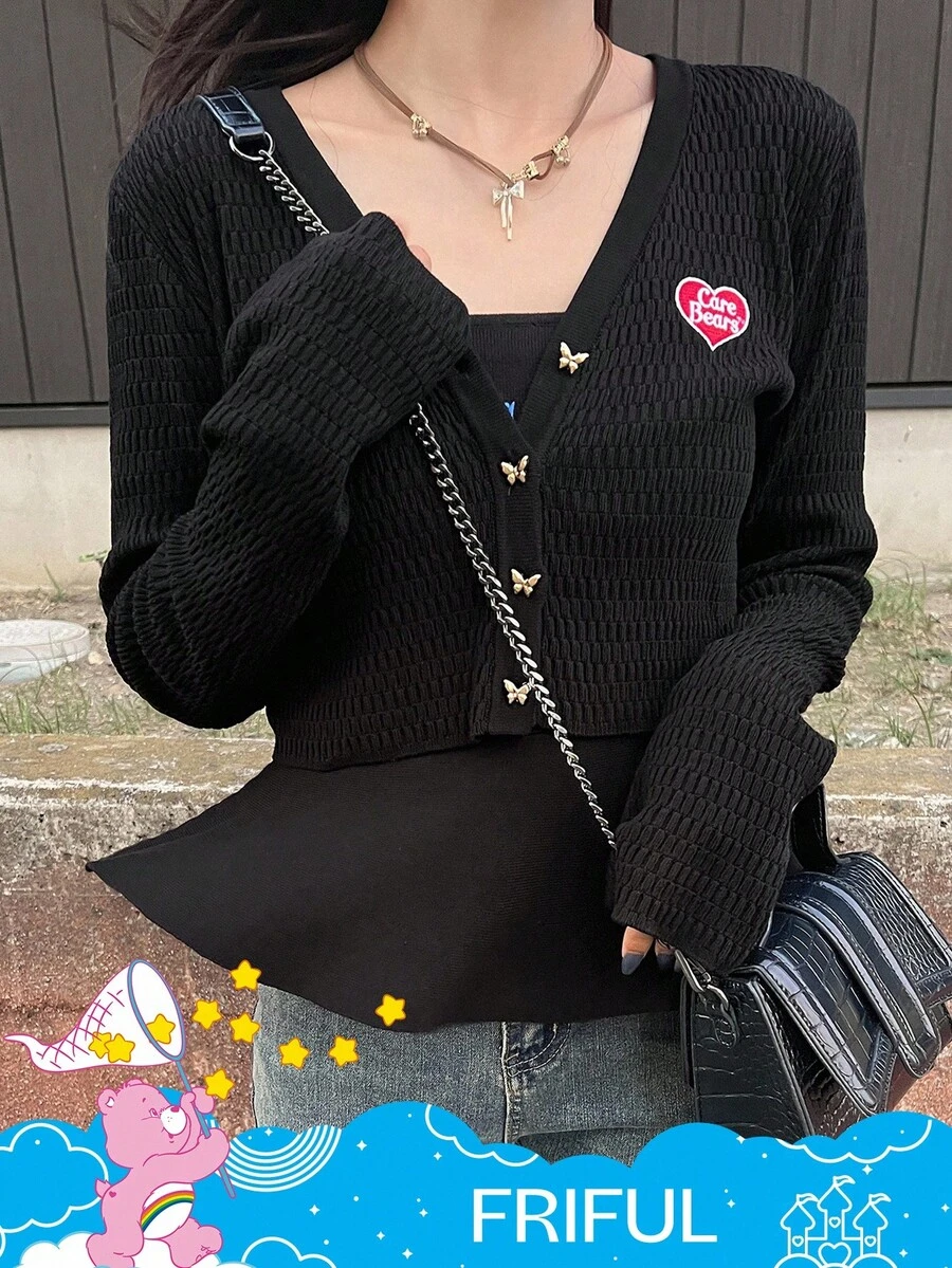 FRIFUL SHEIN X Care Bears 2 件女式字母刺绣荷叶边下摆吊带背心和开衫套装 - 黑色 - 查看 1