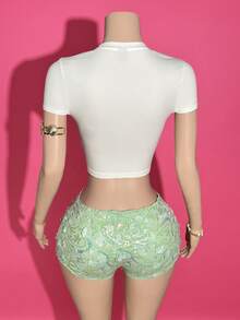 Slaydiva Conjunto coordinado de top corto de punto elástico blanco con estampado de conchas de colores y shorts mini de cintura baja con lentejuelas 3D en azul-verde, estilo casual de fiesta de vacaciones en la playa, festival de música y reunión de hermanas, nueva primavera/verano 2025