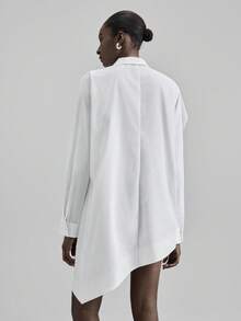 Ontre Camicia bianca oversize asimmetrica da donna, manica lunga, stile urbano alla moda minimalista e confortevole, adatta per casual, business, pendolarismo, stagione back to school, nuovo arrivo 2025