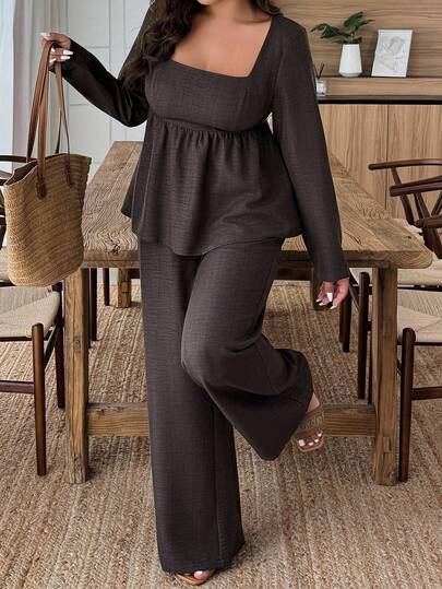 SHEIN PETITE CURVE 2-delat set plusstorlek byxkostym med fyrkantig halsringning och volangkant