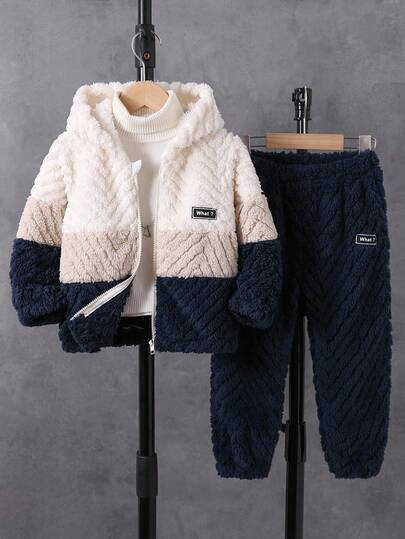 2 件套年轻男孩休闲贴片标签蓬松拼接长袖拉链连帽夹克和裤子套装，适合秋冬季日常休闲户外穿着