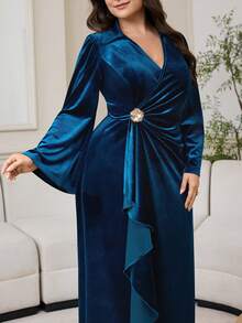 Modelyn Plus Size Solid Color Wrap Ruched Metal Flower Decor Long Sleeve Dress - Blue - View 5