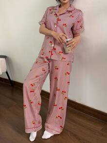 SHEIN 樱桃条纹印花翻领短袖长裤女士睡衣套装 - 紅色 - 查看 4