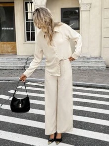 SHEIN Frenchy 2 件套女士休闲通勤简约纯色提花长袖衬衫和宽松裤 2 件套，秋季，新款秋季收腰衬衫套装，优雅两件套，亚麻收腰衬衫，休闲套装，教师节，旅行，机场穿着适度两件套舒适两件套，冬季两件套，派对两件套，女士派对两件套，婚礼派对两件套，外出上衣，女士优雅两件套，别致女士两件套，时尚优雅通勤套装 - 杏色 - 查看 6