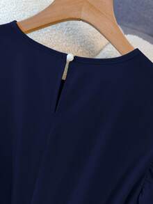 Franclia 优雅法式高端度假通勤百搭圆领盖袖松紧腰珍珠纽扣装饰舒适柔软无弹力杏色女式中长连衣裙，春夏 - 藏蓝色 - 查看 7