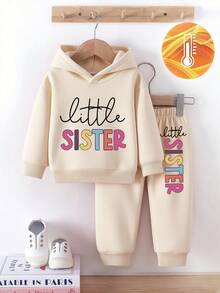 SHEIN Playful Pals 2 件套女婴时尚简约彩色字母印花连帽羊毛衫和字母印花羊毛裤套装，适合秋冬季外出 - 杏色 - 查看 3