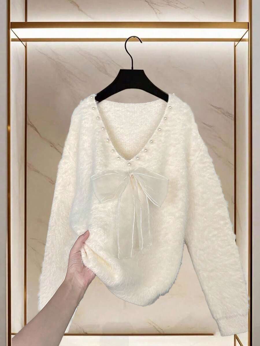Franclia 欧美新款博主同款甜美活力重工刺绣珍珠欧根纱蝴蝶结V领宽松仿貂毛套头衫 - 白色 - 查看 1