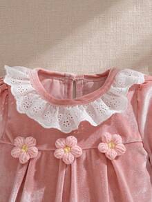 Souflis Souflis 1件装女婴秋季新款丝绒花卉领连体衣，可爱婴儿连体衣，时尚休闲百搭室内外皆宜，泡泡袖女婴连体衣，春秋冬季女婴服装 - 粉色 - 查看 5