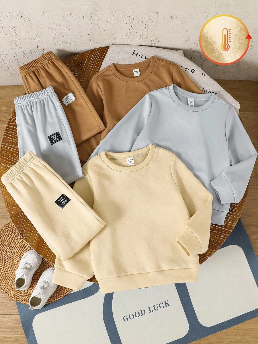 SHEIN 6 件套年轻男孩休闲圆领运动衫和印花运动裤套装,极具吸引力,包含 1 条金属项链配饰,适合户外玩耍、街头风格、派对、返校、生日、迎婴派对、节日、秋冬、羊毛、加厚 - 彩色 - 查看 1