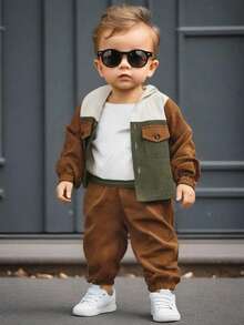 SHEIN Set de 2 piezas para bebé niño con chaqueta con capucha de manga larga con botones en bloque de color y pantalón de cintura sólida. Un atuendo cálido y cómodo adecuado para usar en otoño y primavera. Este conjunto es adecuado para salidas, ir a la escuela y usar en casa. Los niños pequeños pueden usar este versátil y duradero conjunto para sus actividades diarias. Manteniendo a los niños pequeños a la moda y cómodos durante las estaciones de transición de primavera y otoño. - Café integral - Ver 8