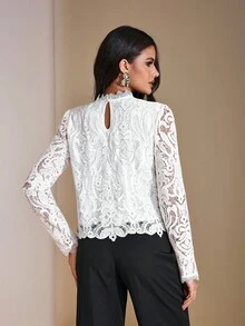 JIAN LASALA 全白蕾丝长袖优雅上衣 女士秋季穿搭 白色上衣 白色蕾丝上衣 蕾丝白色上衣 白色优雅上衣 蕾丝长袖上衣 蕾丝衬衫 女士白色衬衫 冬季婚礼宾客奢华时尚服装系列 - 白色 - 查看 2