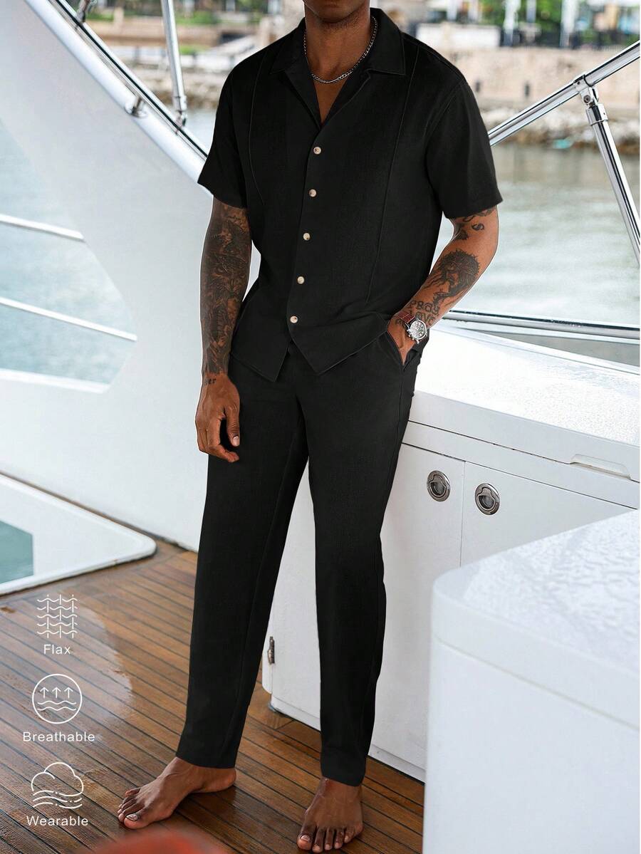 Manfinity Homme Completo casual estivo da uomo, composto da camicia a maniche corte monopetto e pantaloni in tinta unita. Outfit da crociera da uomo in nero, due pezzi, comodo.