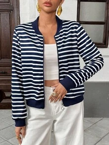 SHEIN Unity 2025秋季特辑：女士条纹拼布夹克。撞色条纹和混合材质拼接，编织出丰富的层次感，3D胸前贴袋则将功能性与设计巧思巧妙融合。前拉链贯穿衣身，每个拉链都散发着清爽的气息。复古条纹与现代拼布的巧妙融合，成就秋季必备单品，兼具时尚感与百搭性，百搭百搭，适合各种造型。 - 彩色 - 查看 3