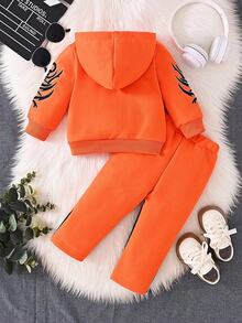 SHEIN Playful Pals Set de 2 piezas con chaqueta con capucha de manga larga con cremallera y bordado de letras, y pantalones con bordado de letras para niños pequeños. Estilo informal suave y cómodo, adecuado para salidas, juegos al aire libre, vacaciones y uso diario en otoño/invierno