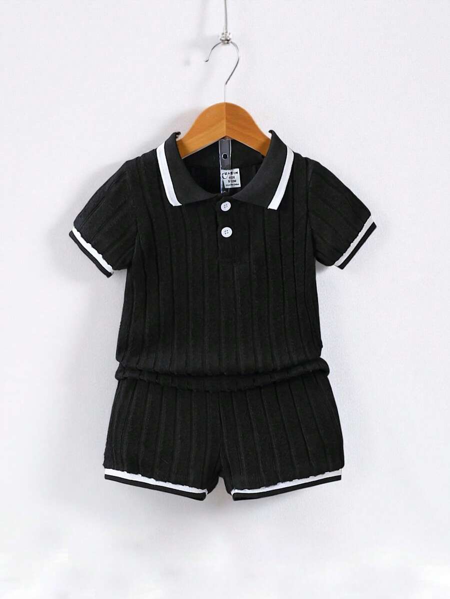 SHEIN Playful Pals 2 件套男婴靛蓝 Polo 衫和短裤套装,粗罗纹面料,适合日常户外玩耍、上学、度假,风格优雅,适合家庭休闲、运动和社交聚会,幼儿/婴儿服装,男女通用,夏季 - 黑色 - 查看 1