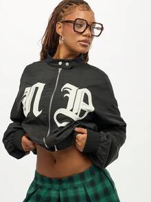 SUMWON WOMEN 女式短款校园飞行员哥特印花夹克轻便黑色机车秋冬外套经典纽约哥特街头风拉链立领 - 黑色 - 查看 6