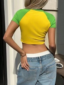 SHEIN EZwear 運動休閒風非洲盃巴西國旗英文字母拼色修身印花圓領短版女款T恤，適合夏季與運動季節 - 黃色 - 查看 2