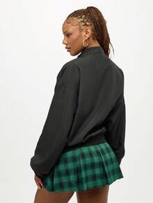 SUMWON WOMEN 女式短款校园飞行员哥特印花夹克轻便黑色机车秋冬外套经典纽约哥特街头风拉链立领 - 黑色 - 查看 2