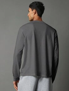 Áo thun dài tay cổ tròn SUMWON Essential, kiểu dáng thoải mái, vừa vặn, chất liệu cotton pha, thích hợp mặc nhà vào mùa thu đông, phù hợp mặc hàng ngày, dễ phối đồ, phong cách cổ điển, đơn giản. - Màu xám đen - Xem 2