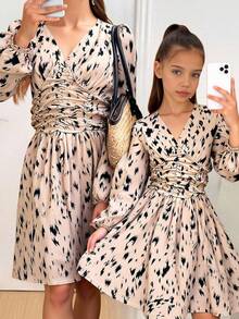 SHEIN 1 件套青少年女童法式冬季连衣裙，休闲优雅全印花荷叶边灯笼袖系带豹纹长裙，适合感恩节、圣诞节、所有季节、春季穿着的长袖连衣裙 - 杏色 - 查看 1