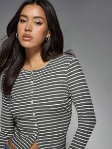MISSGUIDED 纽扣前罗纹短款上衣长袖修身休闲秋冬基本款弹力现代时尚横条纹针织开衫 - 深灰色 - 查看 3
