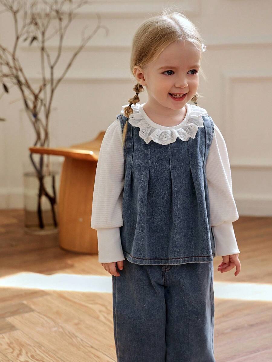 Souflis Souflis 法式复古女婴两件套，休闲纹理针织荷叶边领上衣搭配牛仔上衣和阔腿裤，2025秋冬新款女婴牛仔套装，牛仔婴儿服，女婴牛仔套装，两件套幼儿女童连衣裙衬衫和裤子，女婴罩衫套装，蓝色亚麻幼儿女童套装 - 深色水洗藍 - 查看 1