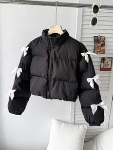 SHEIN Tween Girls Solid Black Color Stand Collar Casual Contrast White Bow Detail Winter Coat, Thickened Loose Fit Oversized Padded Coat Girls Black Puffer Jacket Puffer Jacket With Bows Cropped Puffer Jacket Black Cropped Puffer Jacket Tween Puffer Jacket Girls Cropped Puffer Jacket Black Puffer Jacket With Bows Bow Jacket Black Jacket For Kids Cute Jacket Cropped Jacket Teen Tween Crop Jacket - Black - View 4