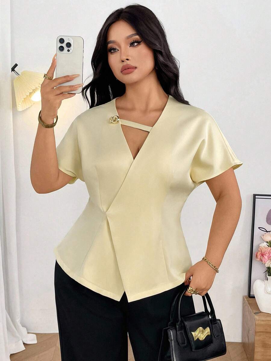 Firerie Plus Size Women Elegant Minimalist Short Sleeve V-Neck Metal Decor Waist Cinched Blouse, Suitable For Daily Commute - Apricot - View 1