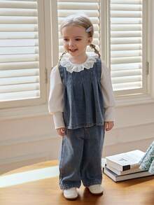 Souflis Souflis 法式复古女婴两件套，休闲纹理针织荷叶边领上衣搭配牛仔上衣和阔腿裤，2025秋冬新款女婴牛仔套装，牛仔婴儿服，女婴牛仔套装，两件套幼儿女童连衣裙衬衫和裤子，女婴罩衫套装，蓝色亚麻幼儿女童套装 - 深色水洗藍 - 查看 3
