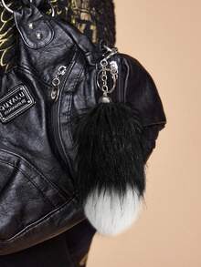 Goth Keyrings & Keychains - 黑與白 - 查看 12