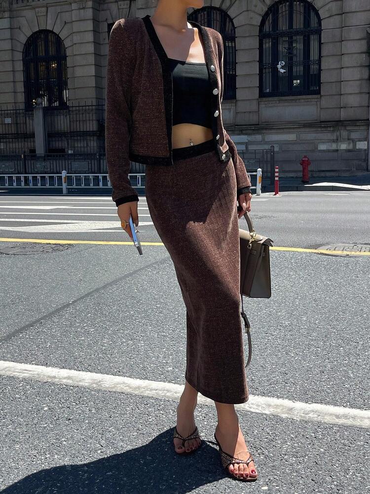 Autumn/Winter Textured Striped Shiny Sequin Contrast Color Block Fashionable Brown Cropped Top And Fitted Skirt 2 Pieces Set For Women
