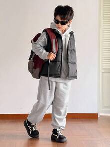 SHEIN Conjunto de 3 piezas para niños/preadolescentes: Abrigo sin mangas con parche de letra en cuello alto, Sudadera holgada con capucha de manga larga de unicolor, Pantalones con cordón de unicolor. Adecuado para ir y venir, escuela, uso diario casual, viajes, deportes, primavera/verano/otoño/invierno