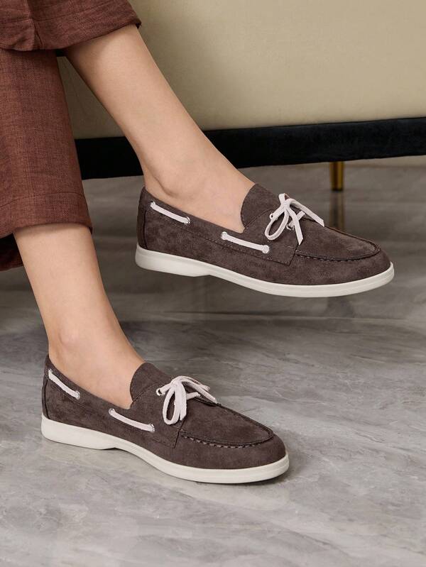 Sleekvia 女士休闲通勤拼色系带绒面革平底鞋