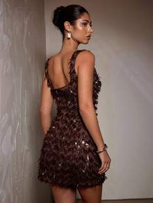 SHEIN BAE Damen einfarbiges braunes glänzendes Pailletten-Minikleid mit quadratischem Ausschnitt, braunes Cocktailkleid, Feiertagskleid, geeignet für Partys, formelle Anlässe, Galas, Festivals, Halloween, Weihnachten - Braun - Übersicht 2