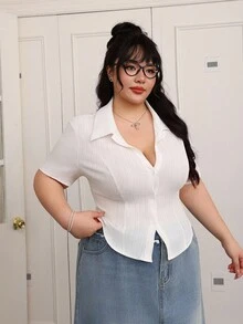 CovetEZ 大码女式波浪提花前扣休闲纯色短袖修身衬衫，春夏 - 白色 - 查看 6