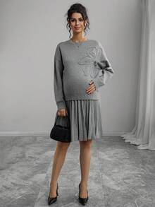 Momance Handmade Floral Solid Color Maternity Sweater Set, Minimalist Chic 3D Flower Round Neck Knit Suit - Grey - View 2