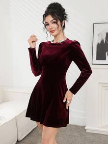 Modelyn 女士纯色蝴蝶结装饰水钻圆领泡泡袖优雅短款连衣裙 - 酒紅色 - 查看 5