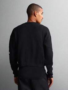 SUMWON 短款针织纽扣前长袖开衫经典麻花针织休闲秋冬舒适毛衣 - 黑色 - 查看 3