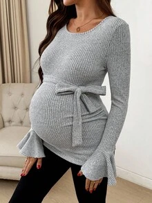 SHEIN Camiseta casual acanalada de maternidad de unicolor con cuello redondo, mangas acampanadas y cintura anudada