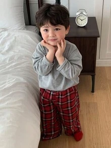 DAZY 2 st/set småbarnspojkar rund halsad enfärgad t-shirt och rutiga vardagsbyxor pyjamas - Ljusgrå - Visa 4
