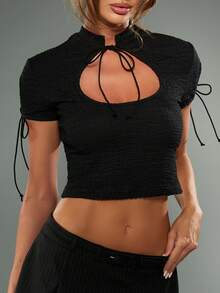 MISSGUIDED 纹理针织领口锁孔镂空系带短款上衣 - 黑色 - 查看 4