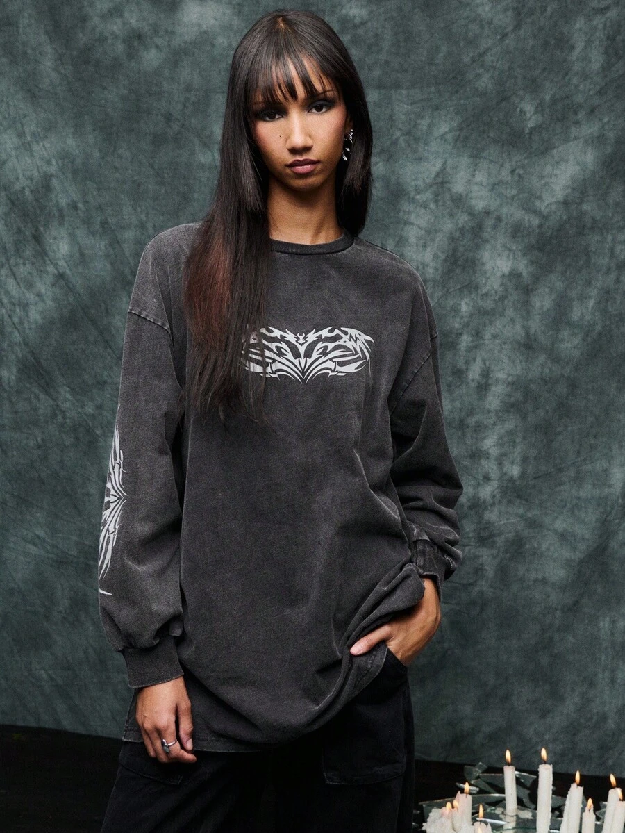 TypaGal Women's Dark Grey Gothic Oversize Sweatshirt With Prints,Grunge Punk Y2k Style For Autumn Concert,Cozy Alt Winter Halloween,Work Outfits - Black - View 1