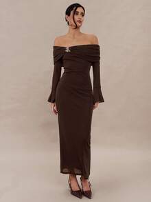 Modelyn 女士金属褶皱露肩喇叭袖闪亮优雅连衣裙 - 咖啡棕 - 查看 5