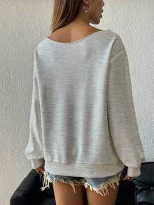 SHEIN EZwear 复古学院风 1997 数字和复古英文字母印花大码露肩宽松休闲长袖女式运动衫 - 淺灰色 - 查看 2